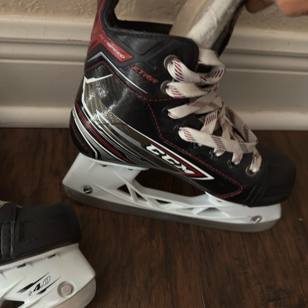 CCM Kids Hockey Skates – Hard-to-Find Size 2.5 – Used, Great Condition - Picture 14 of 14
